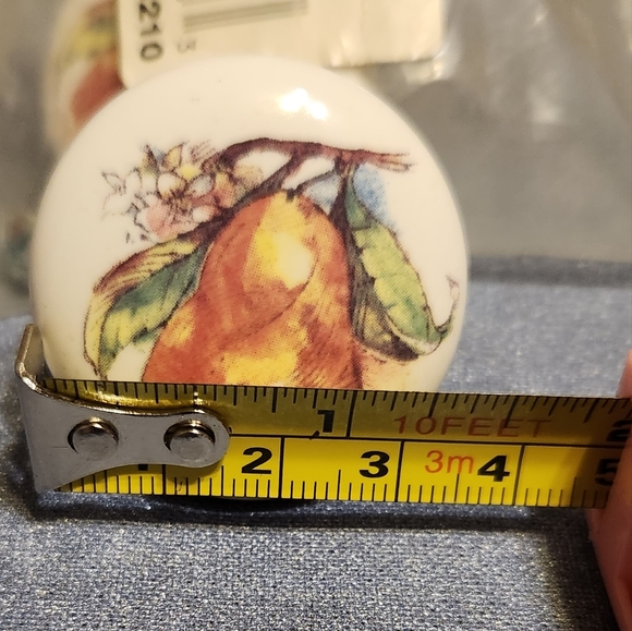 4 Brand new Liberty Hardware Vintage Drawer Knobs Pear Design - Picture 2 of 2